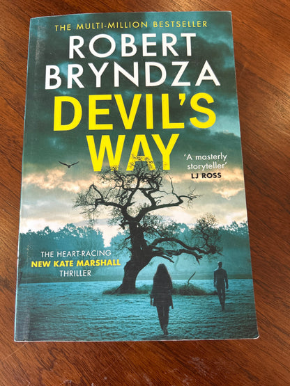 Devil’s way. Robert Bryndza. 2023.