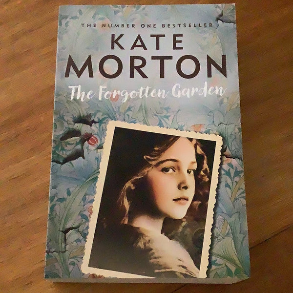 Forgotten garden. Kate Morton. 2008.