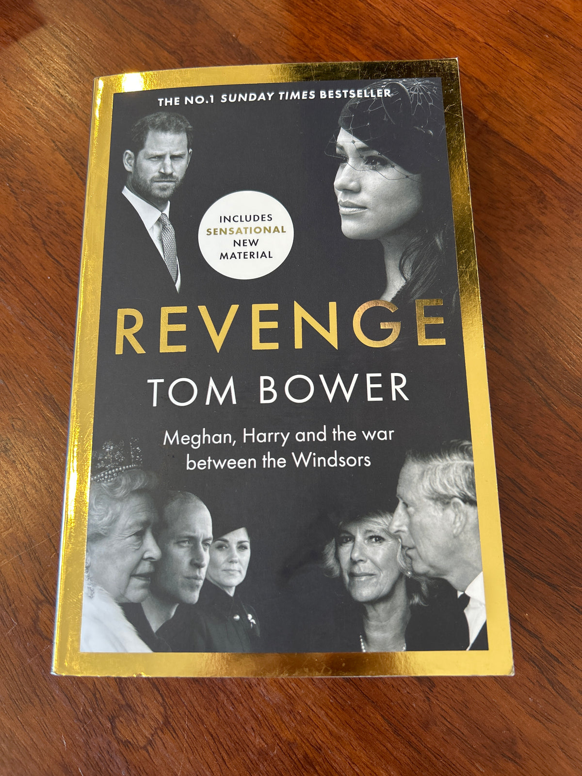 Revenge: Meghan, Harry and the war between the Windsors. Tom Bower. 2022.