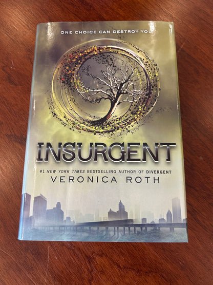 Insurgent. Veronica Roth. 2012.