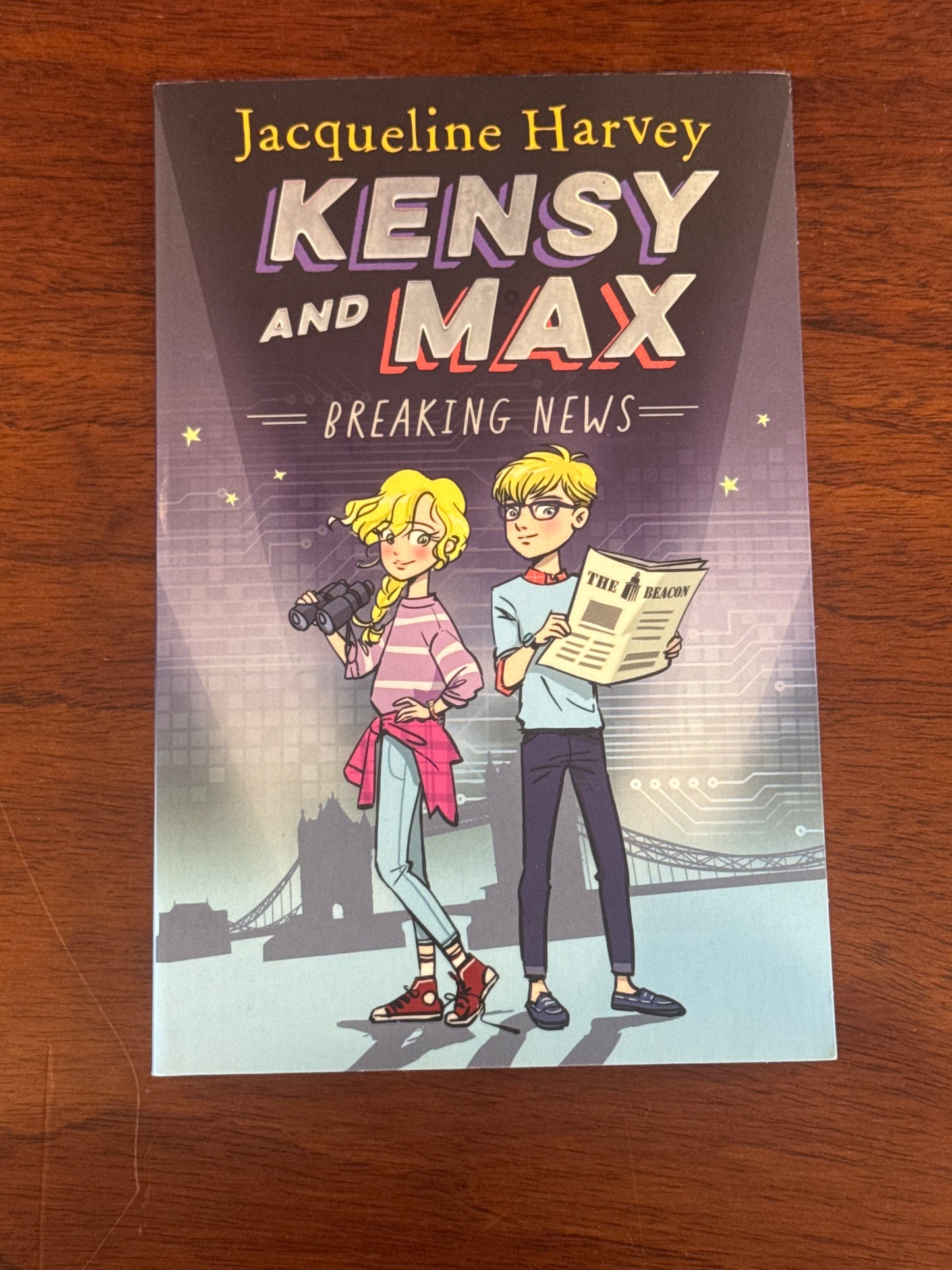 Kensy and Max: Breaking News. Jacqueline Harvey. 2018.