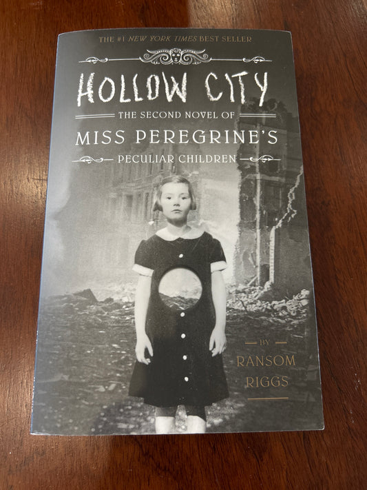 Hollow city. Ransom Riggs. 2014.