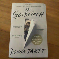 Goldfinch. Donna Tartt. 2013.