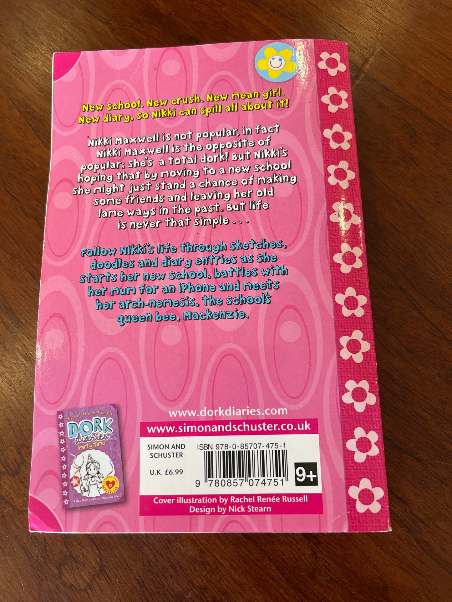 Dork diaries. Rachel Renee Russell. 2010.