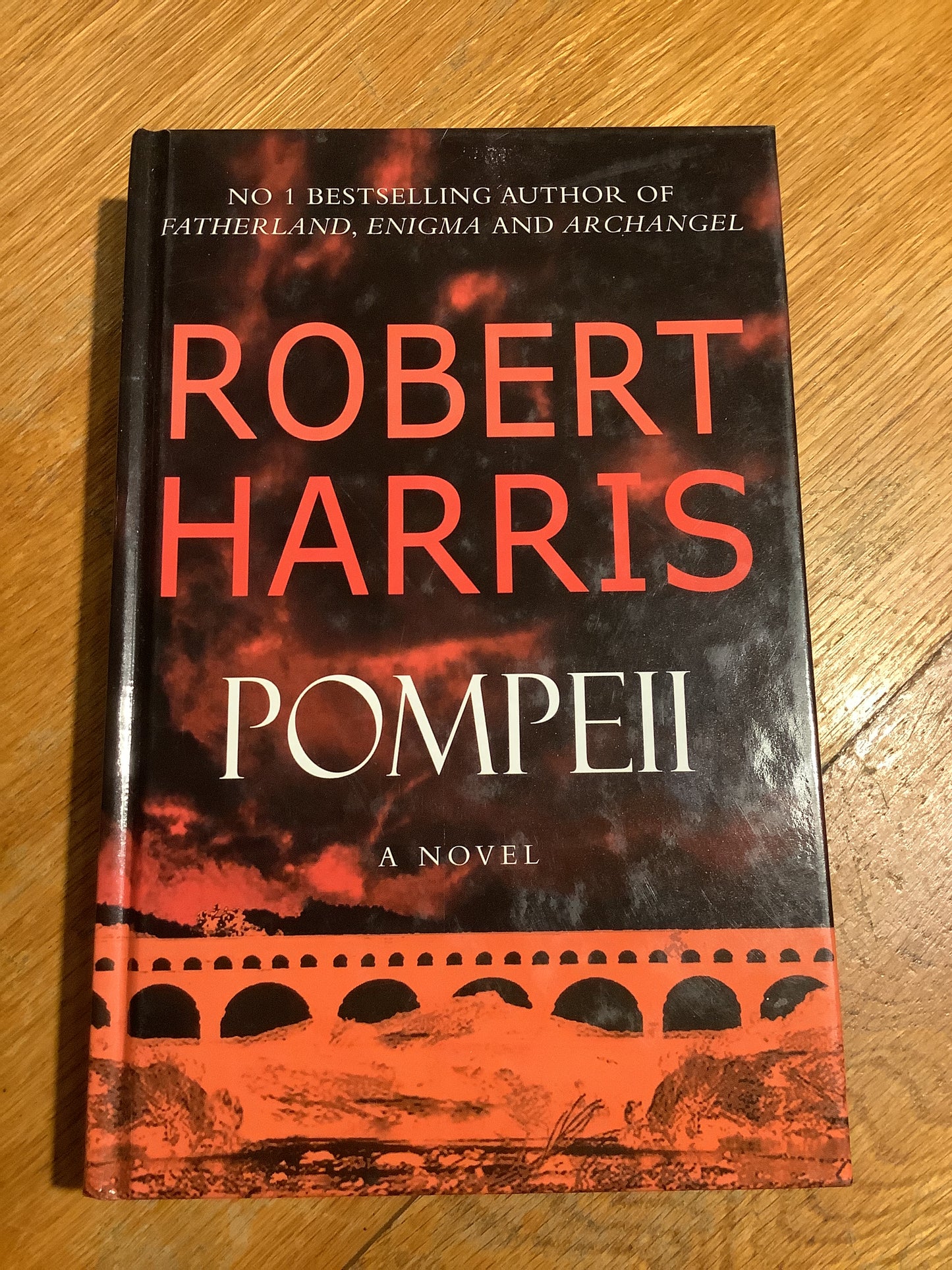 Pompeii. Robert Harris. 2003.