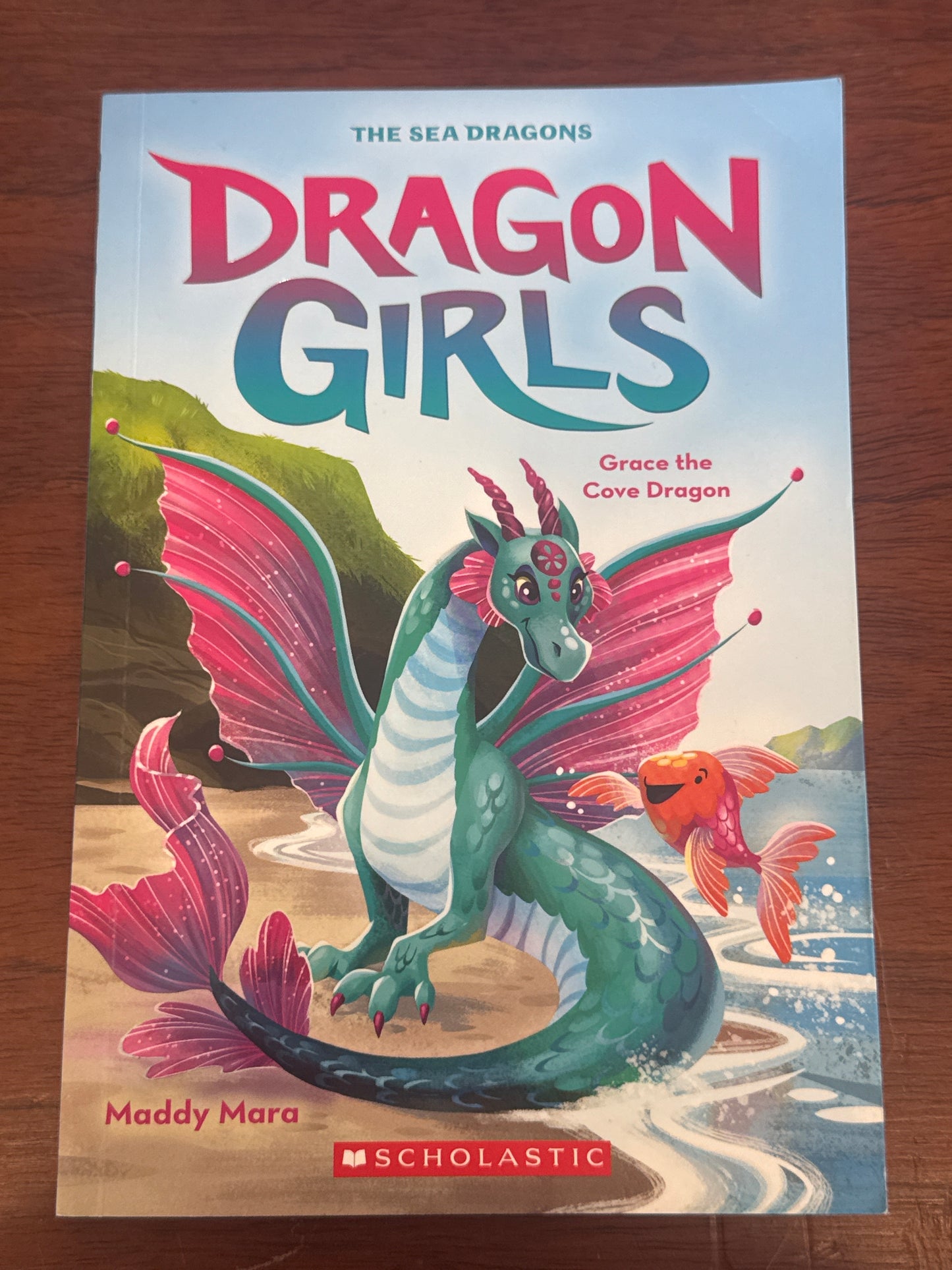 Dragon Girls: Grace the Cove Dragon. Maddy Mara. 2023.