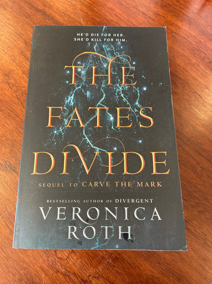 Fates divide. Veronica Roth. 2018.