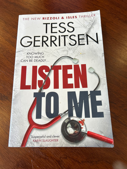Listen to me. Tess Gerritsen. 2022.