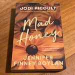 Mad honey. Jodi Picoult & Jennifer Finney Boylan. 2022.
