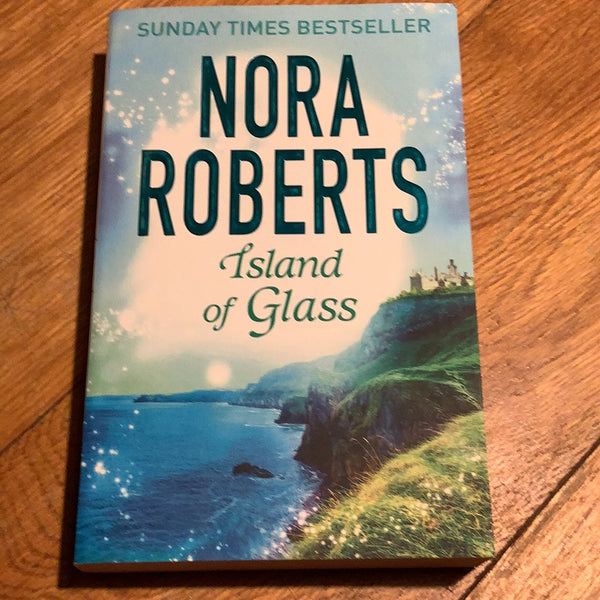 Island of glass. Nora Roberts. 2016.