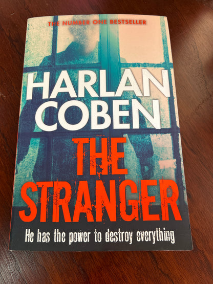The Stranger. Harlan Coben. 2015.