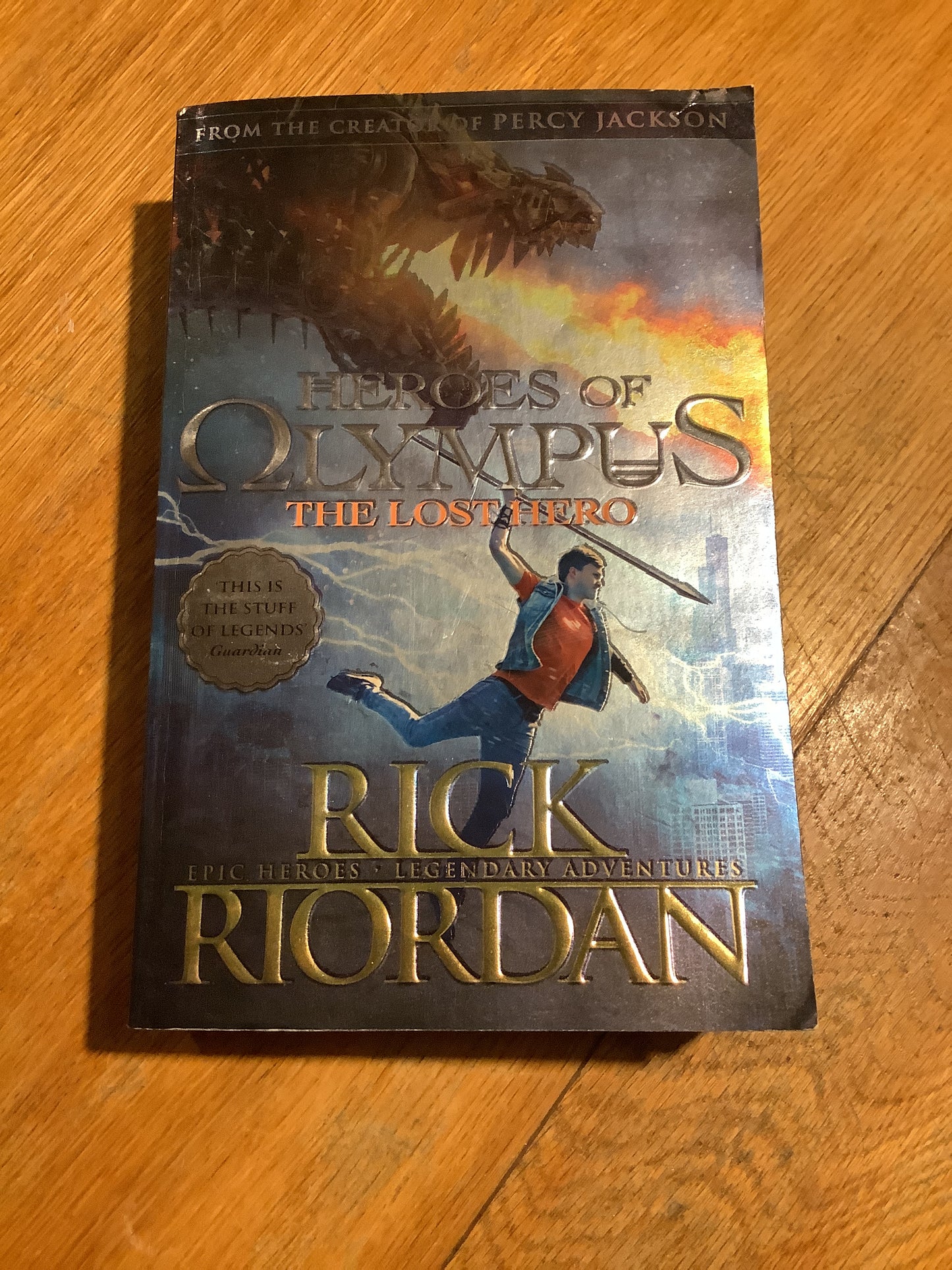 Heroes of Olympus: lost hero. Rick Riordan. 2020.