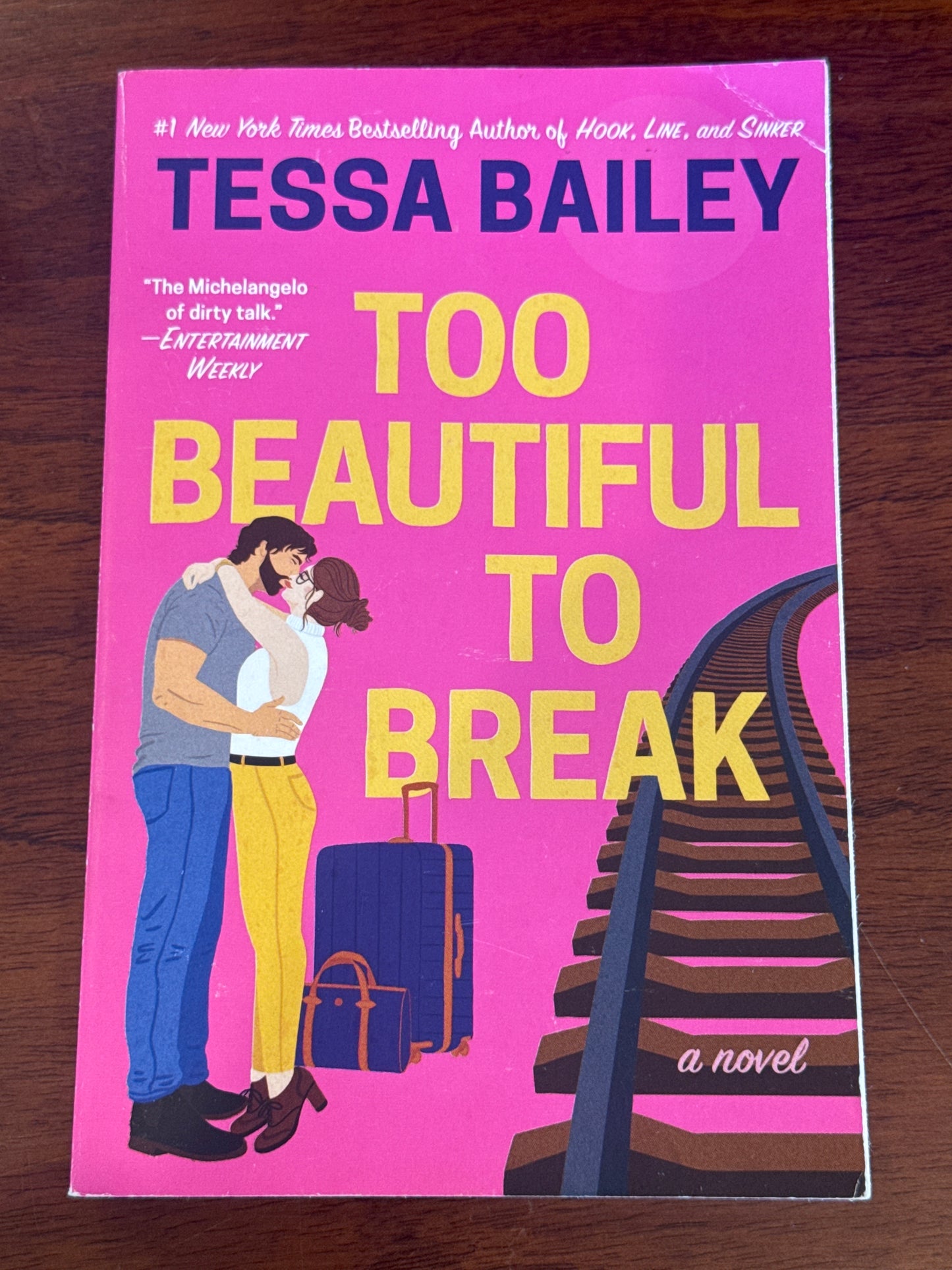 Too beautiful to break. Tessa Bailey. 2022.