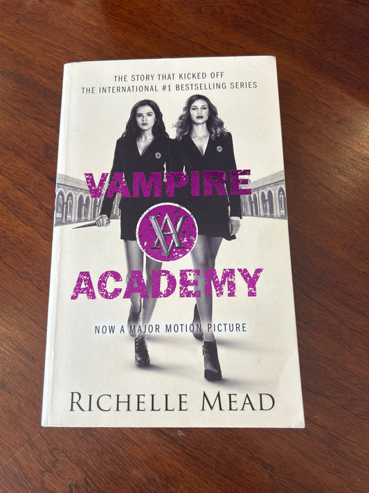 Vampire academy. Richelle Mead. 2014.