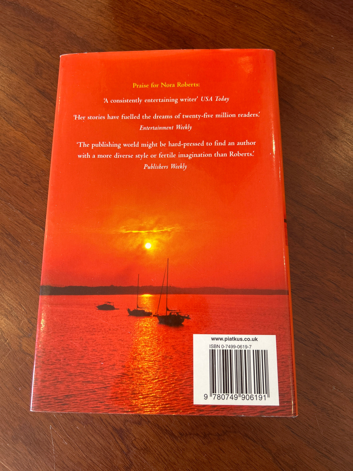 Inner harbour. Nora Roberts. 2002.