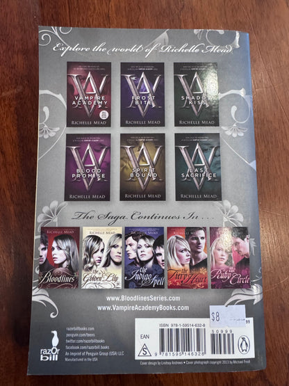 Silver shadows. Richelle Mead. 2014.