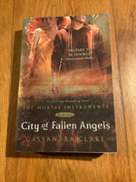 City of fallen angels. Cassandra Clare. 2012.