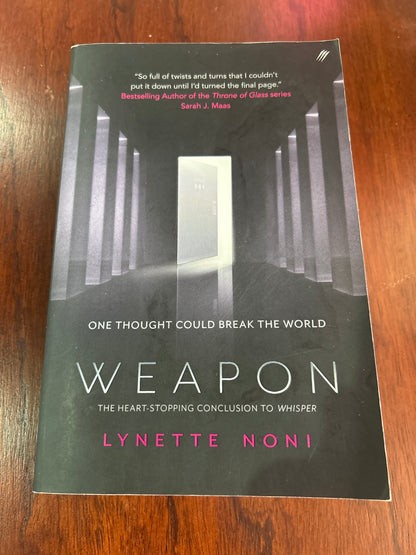 Weapon. Lynette Noni. 2019.