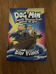 Dog man: twenty thousand fleas under the sea. Dav Pilkey. 2023.