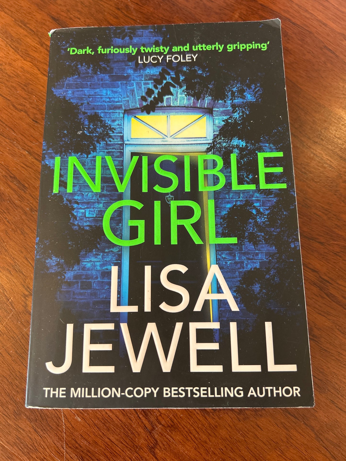 Invisible girl. Lisa Jewell. 2021.