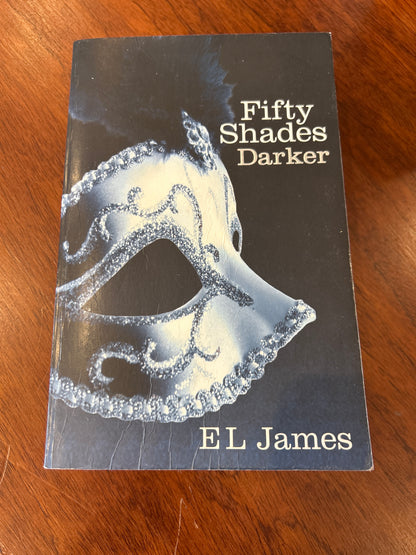 Fifty shades darker. E. L. James. 2012.