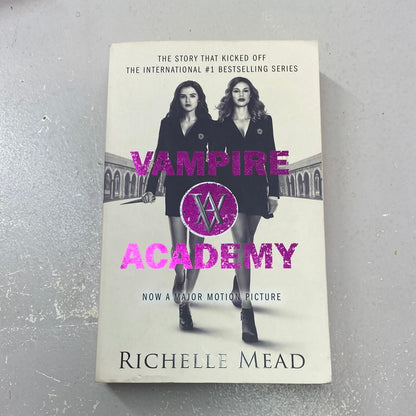 Vampire Academy. Richelle Mead.