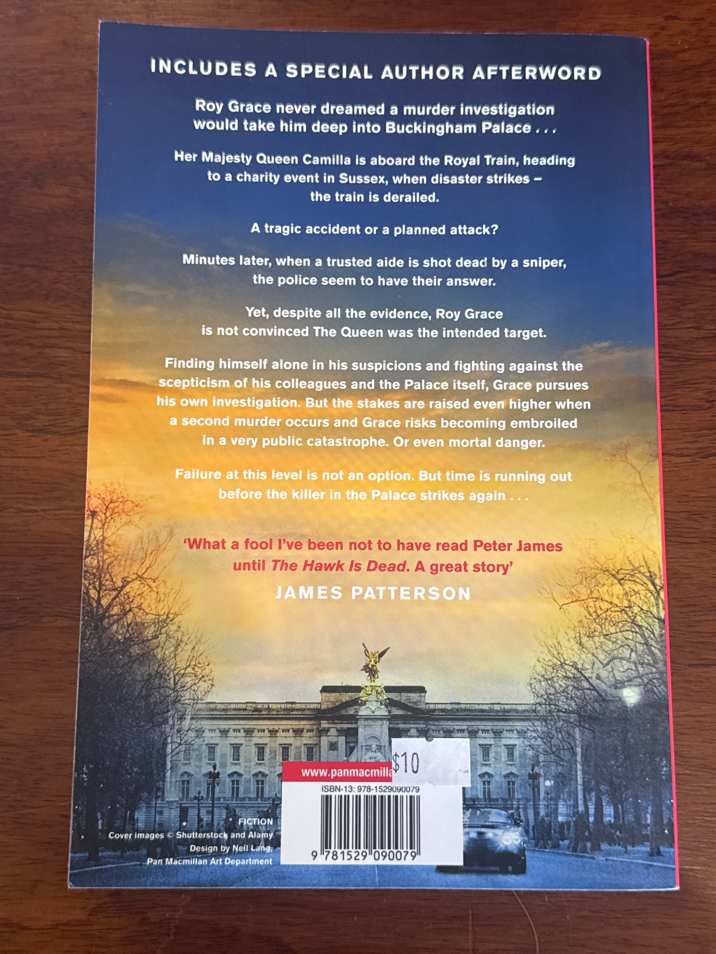 Hawk is dead. Peter James. 2025.