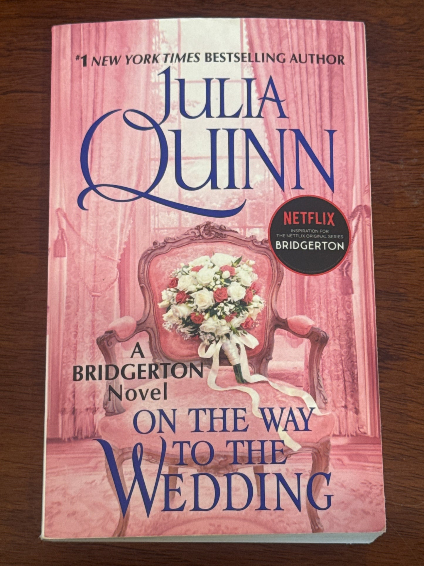 On the way to the wedding. Julia Quinn. 2017.