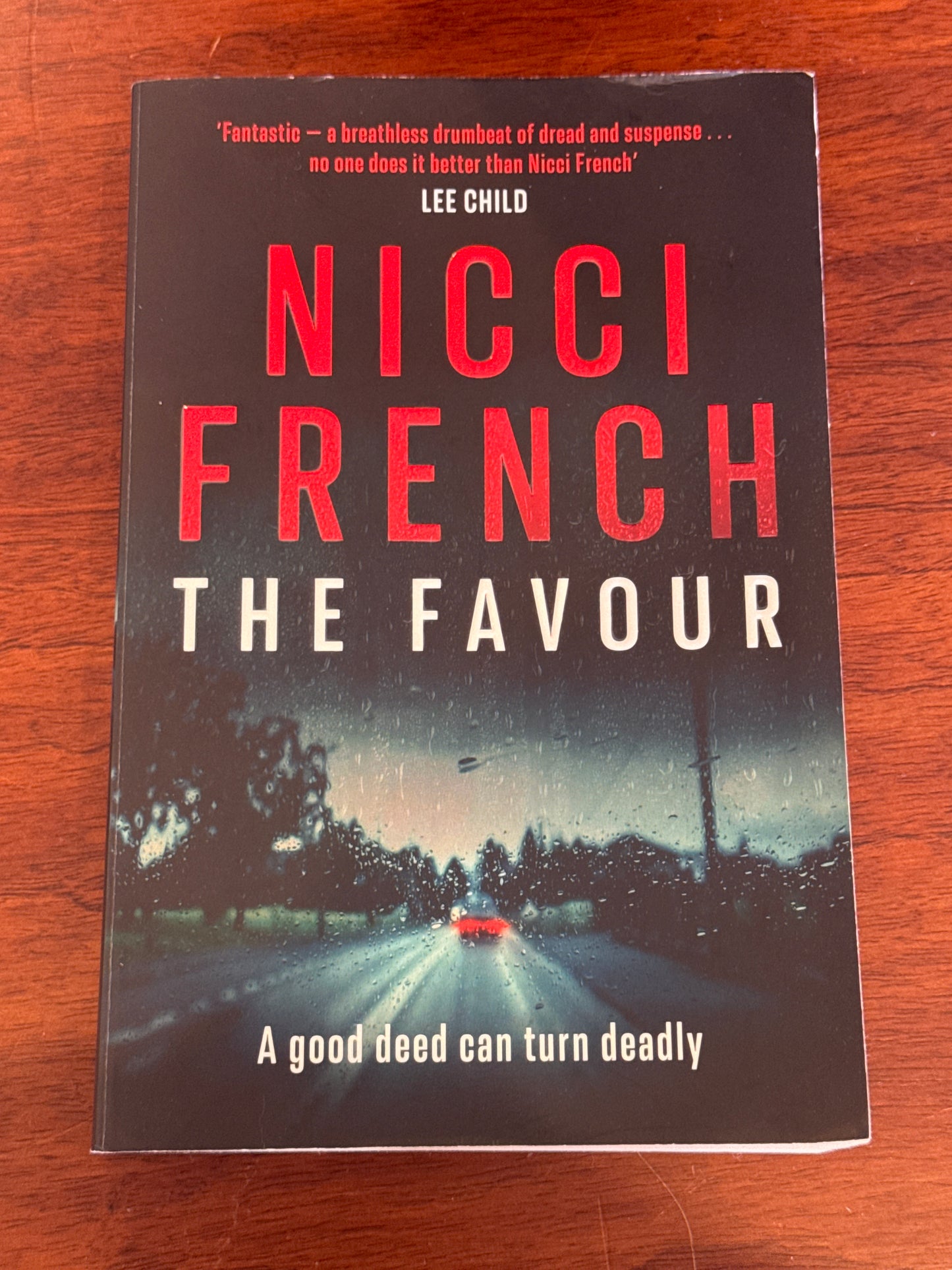 Favour. Nicci French. 2022.