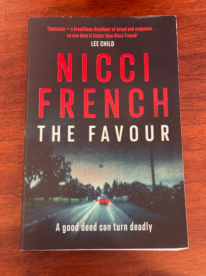 Favour. Nicci French. 2022.
