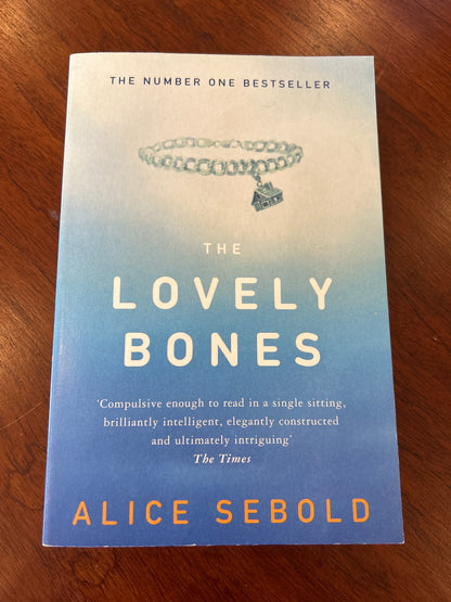 Lovely bones. Alice Sebold. 2011.