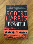 Pompeii. Robert Harris. 2003.