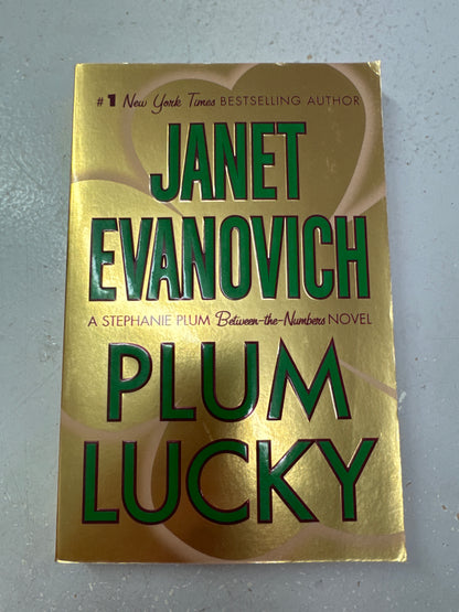 Plum lucky. Janet Evanovich. 2008.