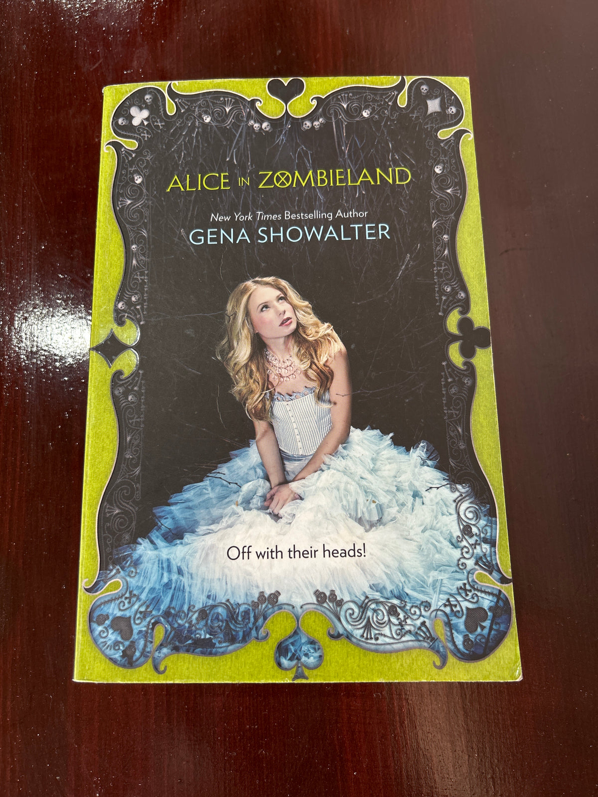 Alice in Zombieland. Gena Showalter. 2013.