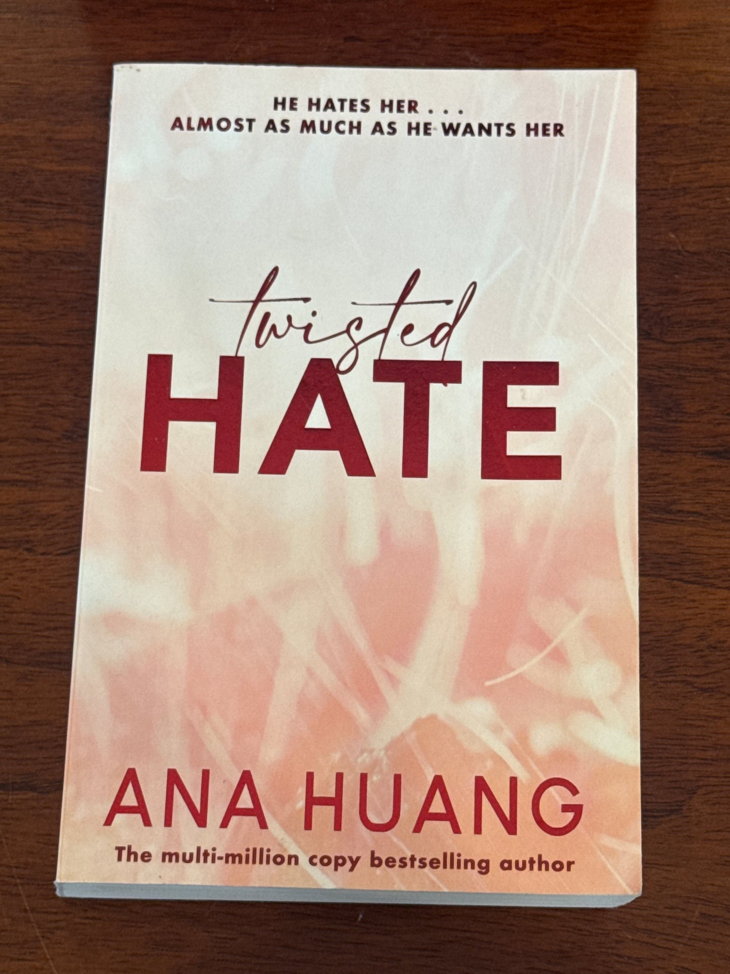 Twisted hate. Ana Huang. 2022.