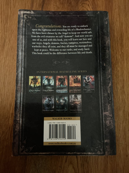 Shadowhunter's codex. Cassandra Clare and Joshua Lewis. 2013.