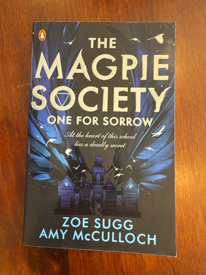 One for sorrow. Zoe Sugg & Amy McCullough. 2021.