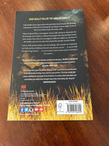 Dry. Jane Harper. 2016.