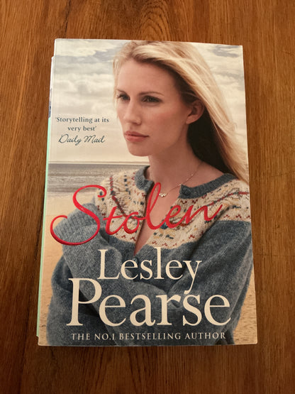 Stolen. Lesley Pearse. 2010.
