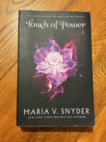 Touch of power. Maria V. Snyder. 2014.