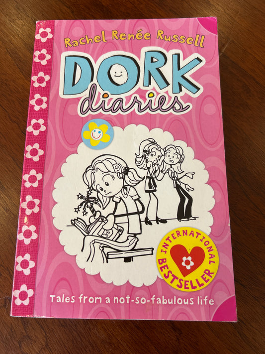 Dork diaries. Rachel Renee Russell. 2010.