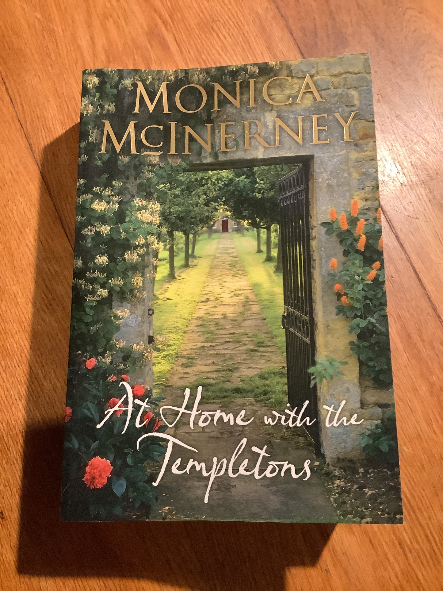 At home with the Templetons. Monica McInerney. 2010.