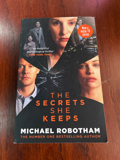 Secrets she keeps. Michael Robotham. 2020.