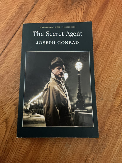 Secret agent. Joseph Conrad. 2000.