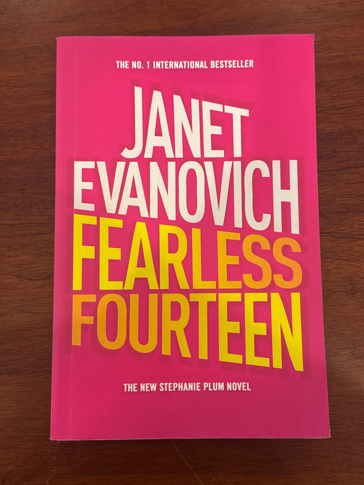 Fearless fourteen. Janet Evanovich. 2008.