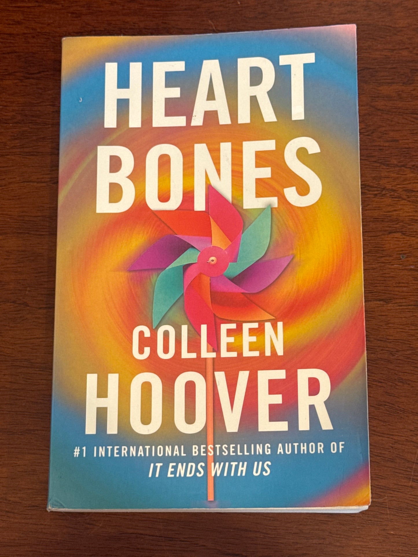 Heart bones. Colleen Hoover. 2023.