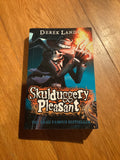 Skulduggery pleasant. Derek Landy. 2007.