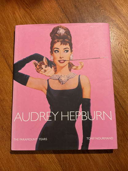 Audrey Hepburn: the Paramount years. Tony Nourmand. 2006.
