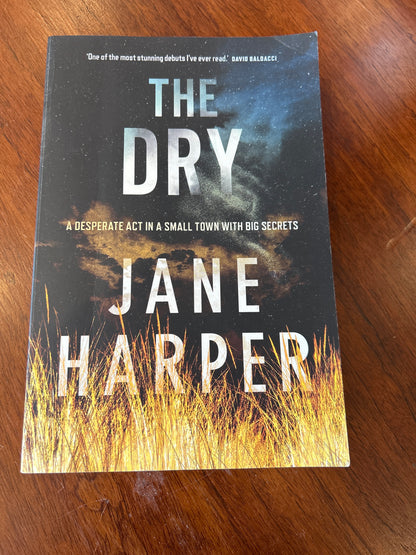 Dry. Jane Harper. 2017.