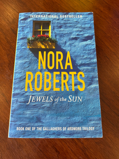 Jewels of the sun. Nora Roberts. 2016
